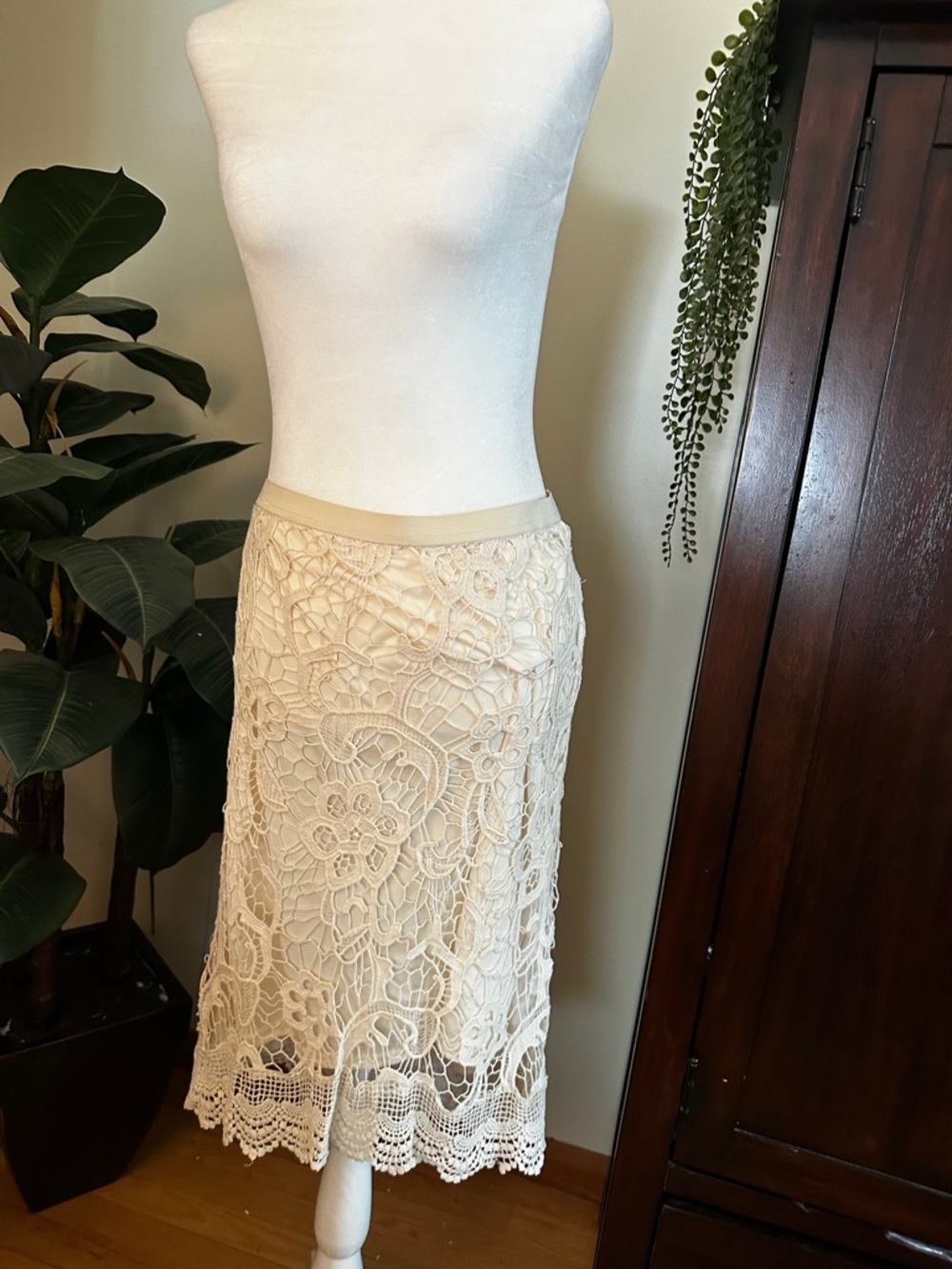 Kenar Cream Lace Midi Skirt